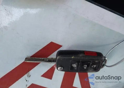 2012 Volkswagen Beetle 2.5L z USA, uszkodzony, nr VIN 3VWJP7ATXCM661910